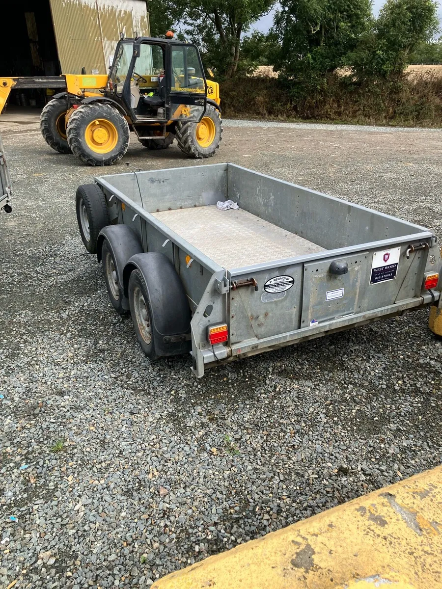 Trailers - Image 2