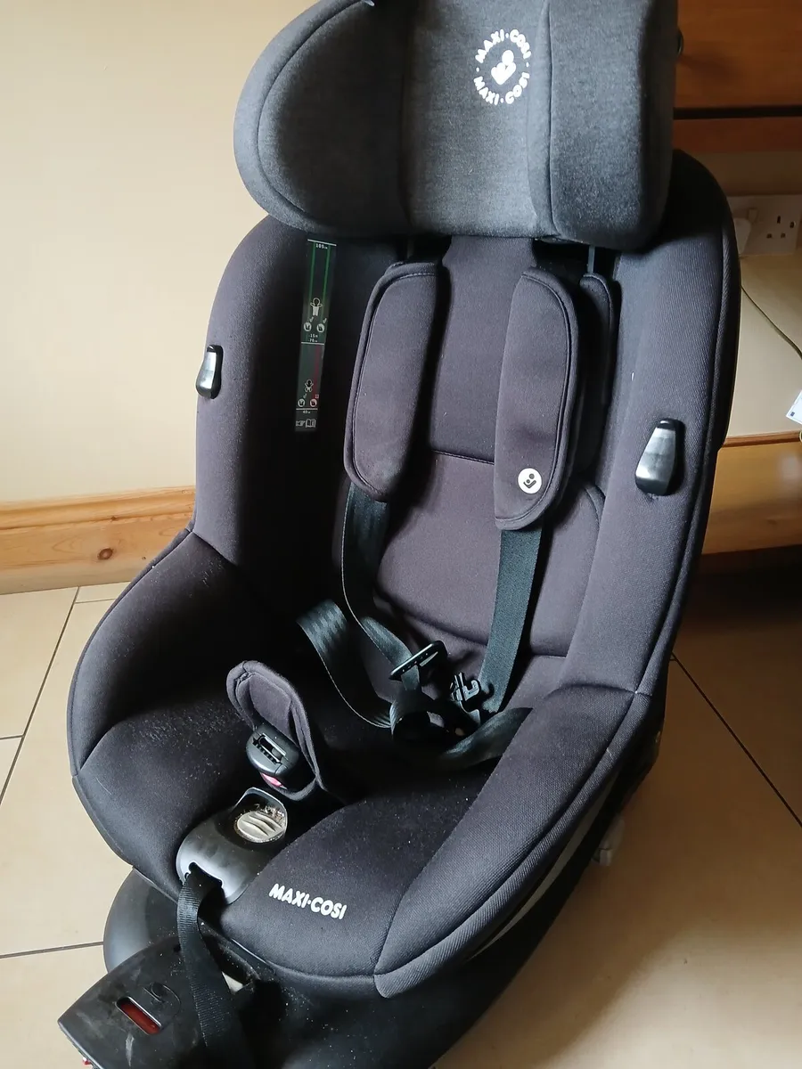 Maxi Cosy car seat - Image 1