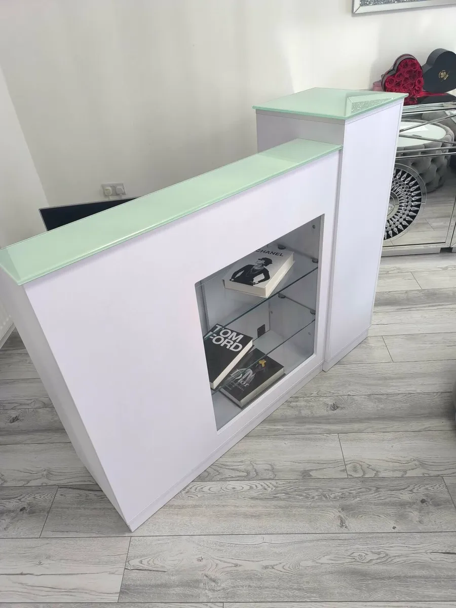 Reception Desk - Image 3