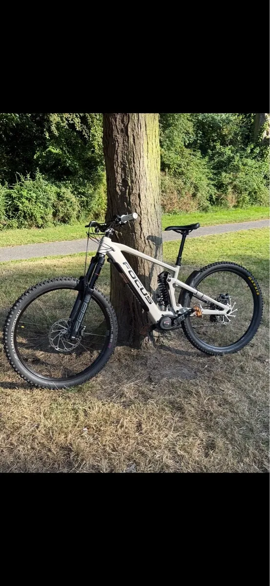 Focus Sam2 — 170mm Enduro E-bike / Upgraded - Image 1