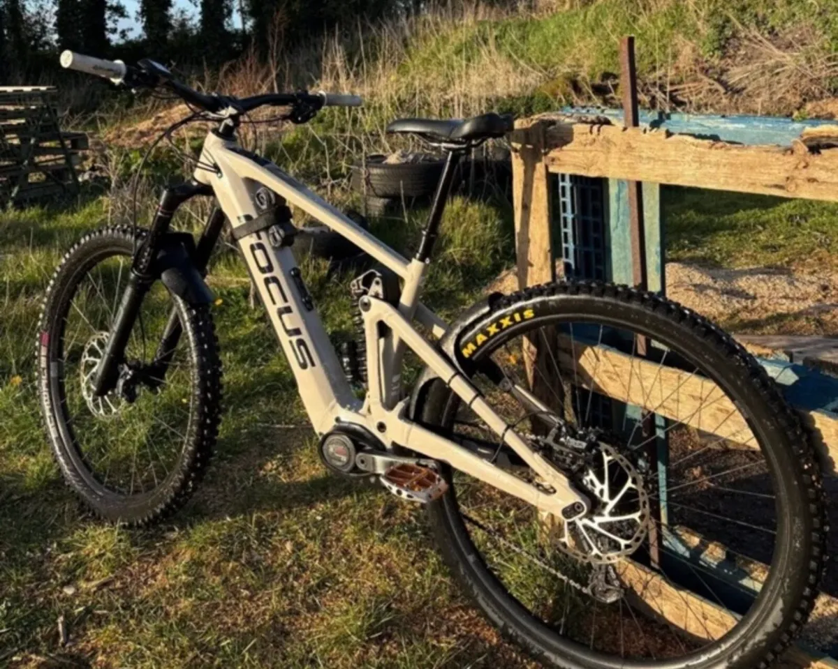 Focus Sam2 — 170mm Enduro E-bike / Upgraded - Image 4
