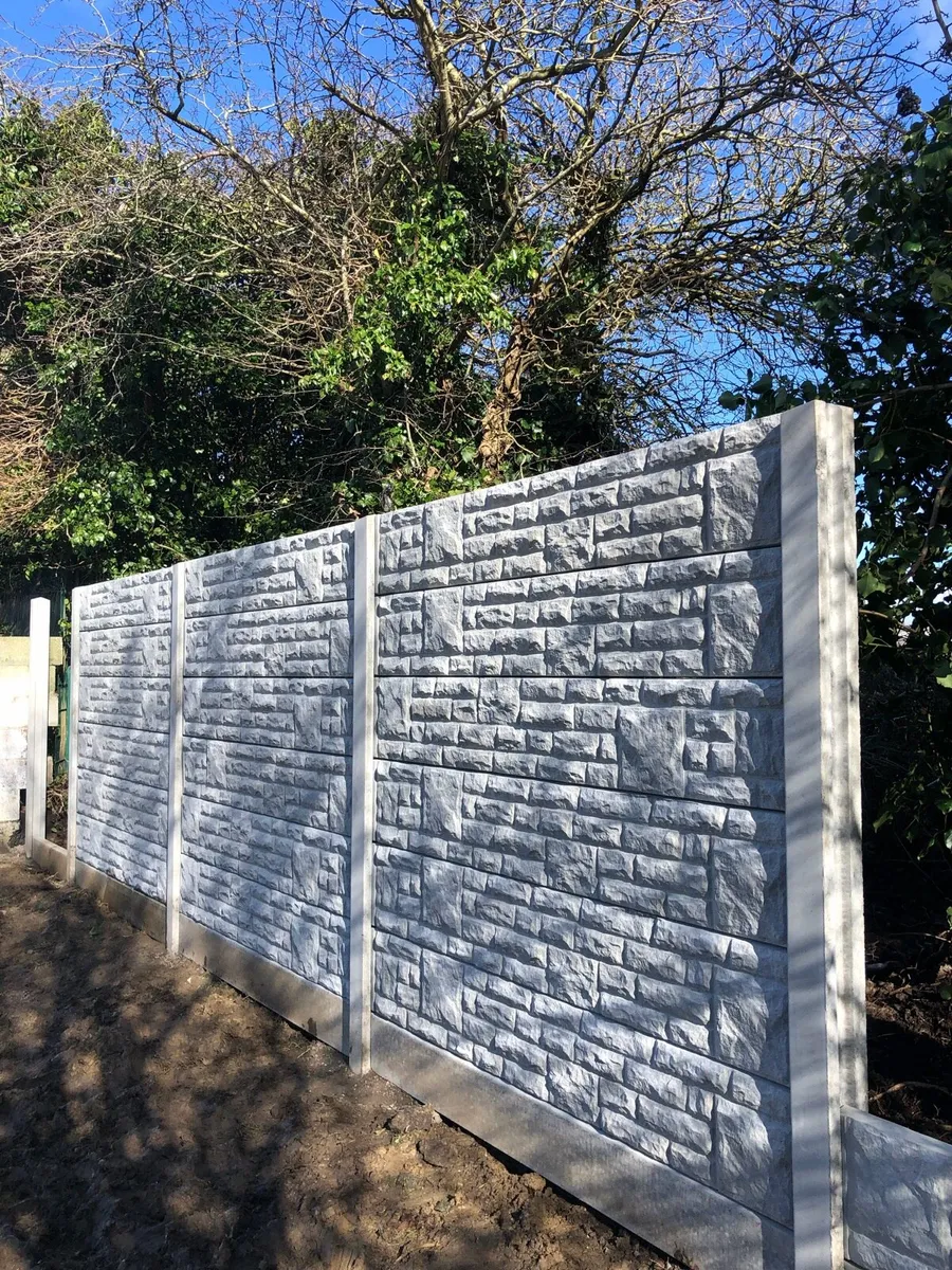 Concrete wall, Low maintenance fence - Image 1