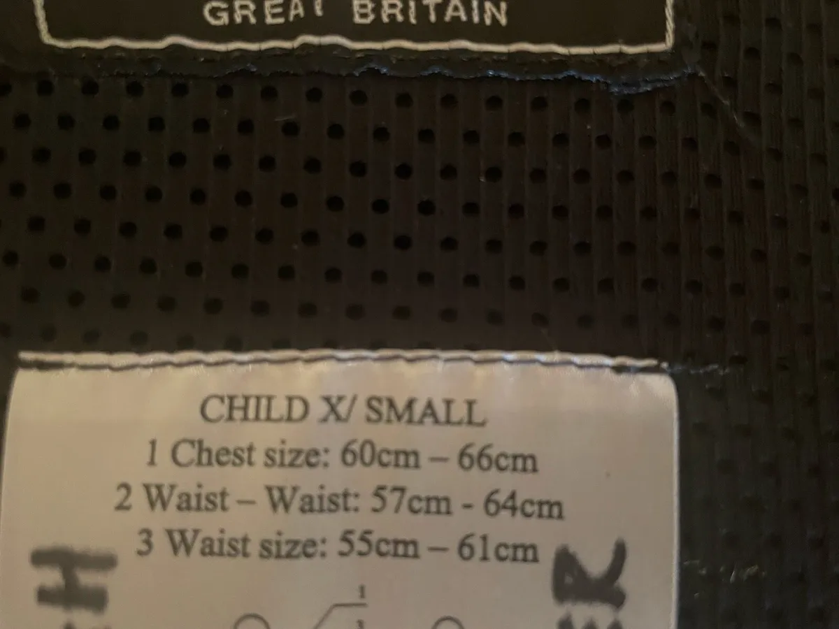 Child’s horse riding vest - Image 3