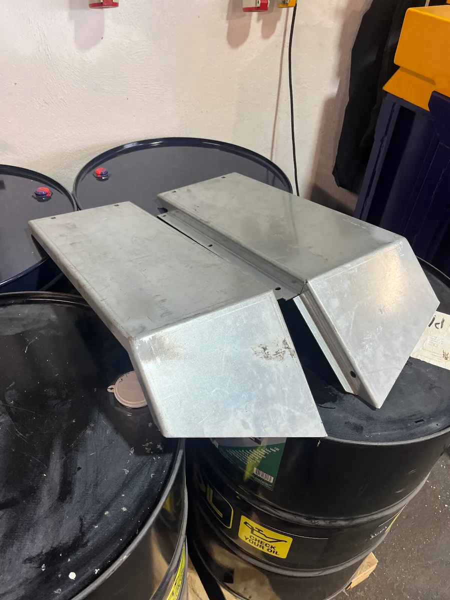 Massey Ferguson 300'S Mudguards - Image 3