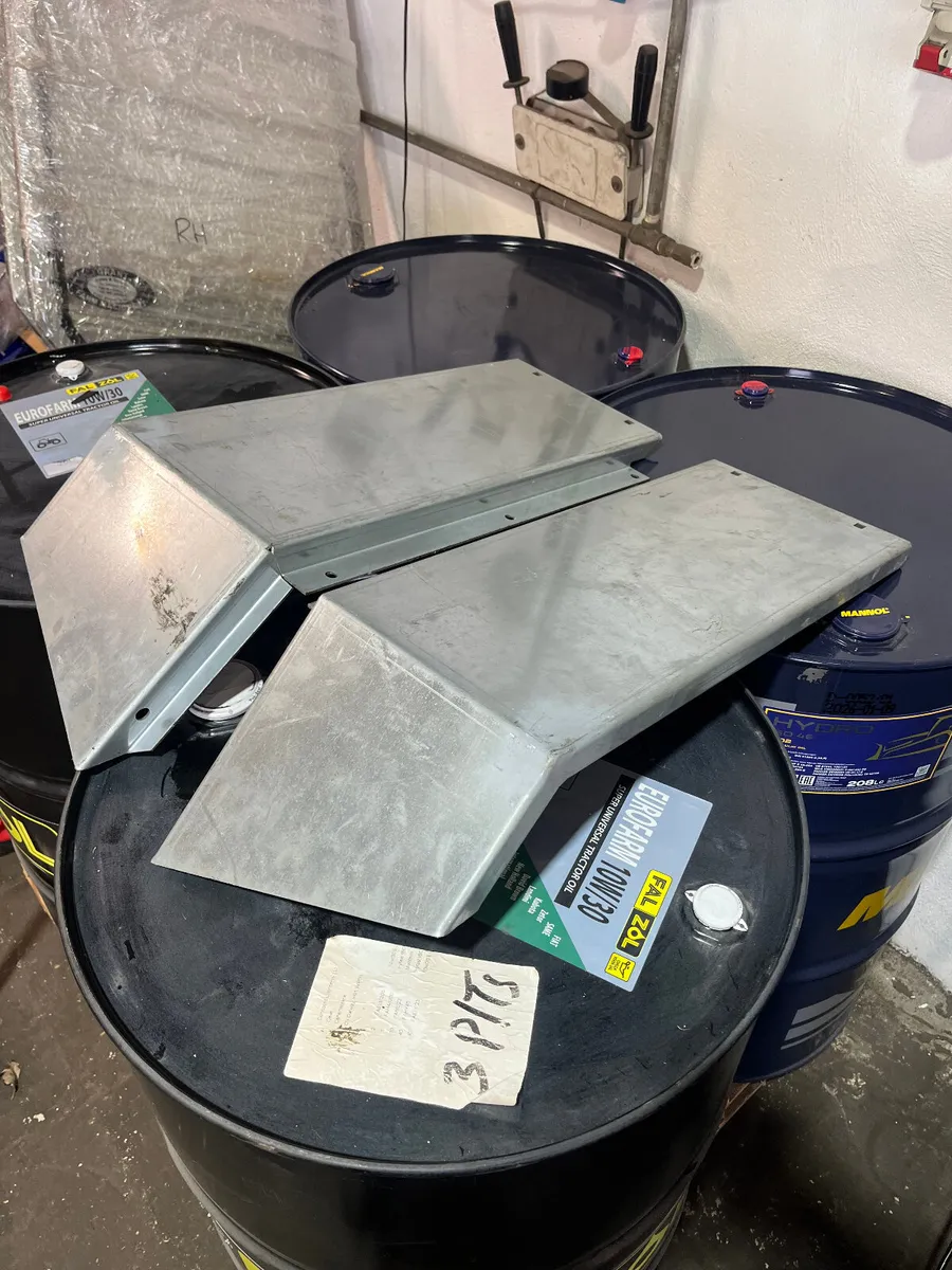 Massey Ferguson 300'S Mudguards - Image 4