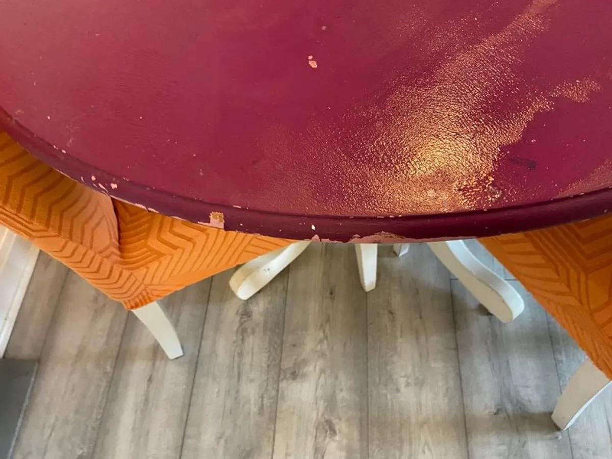 round table and chairs - Image 4