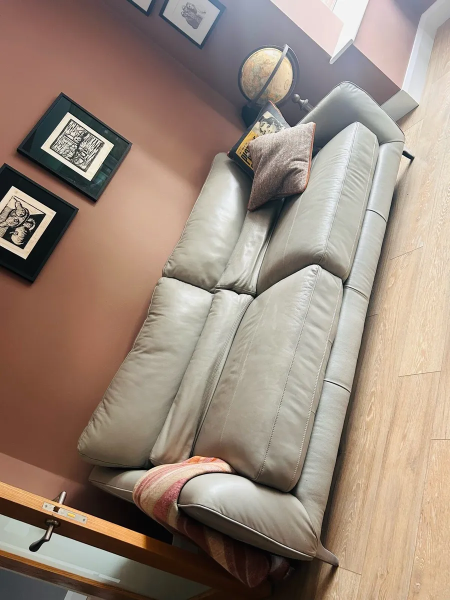 Ez Living Silver grey leather 3 seater/armchair - Image 3