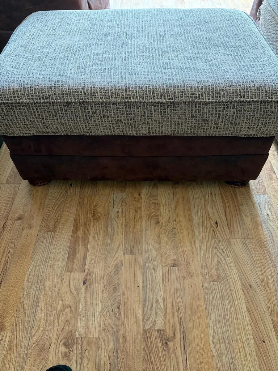 Living Room Suite - Image 2