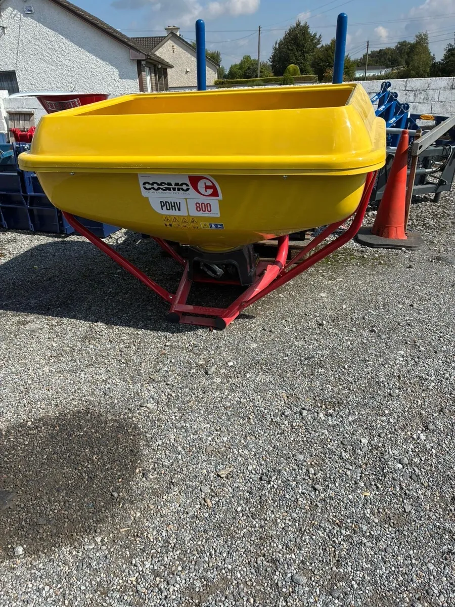 Fertiliser spreaders - Image 1