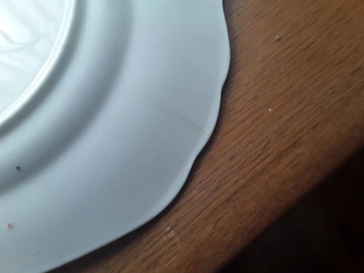 One small cake plate suitable for matching up - Image 2