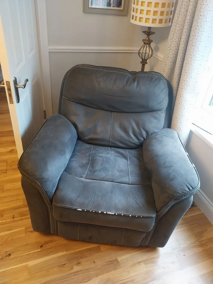 Couches - Image 2