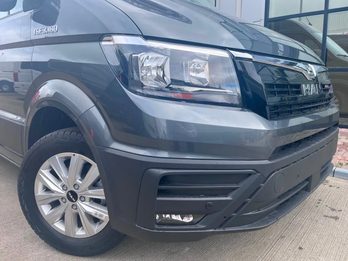 Man TGE 3.180 FWD Medium wheelbase High roof - Image 2