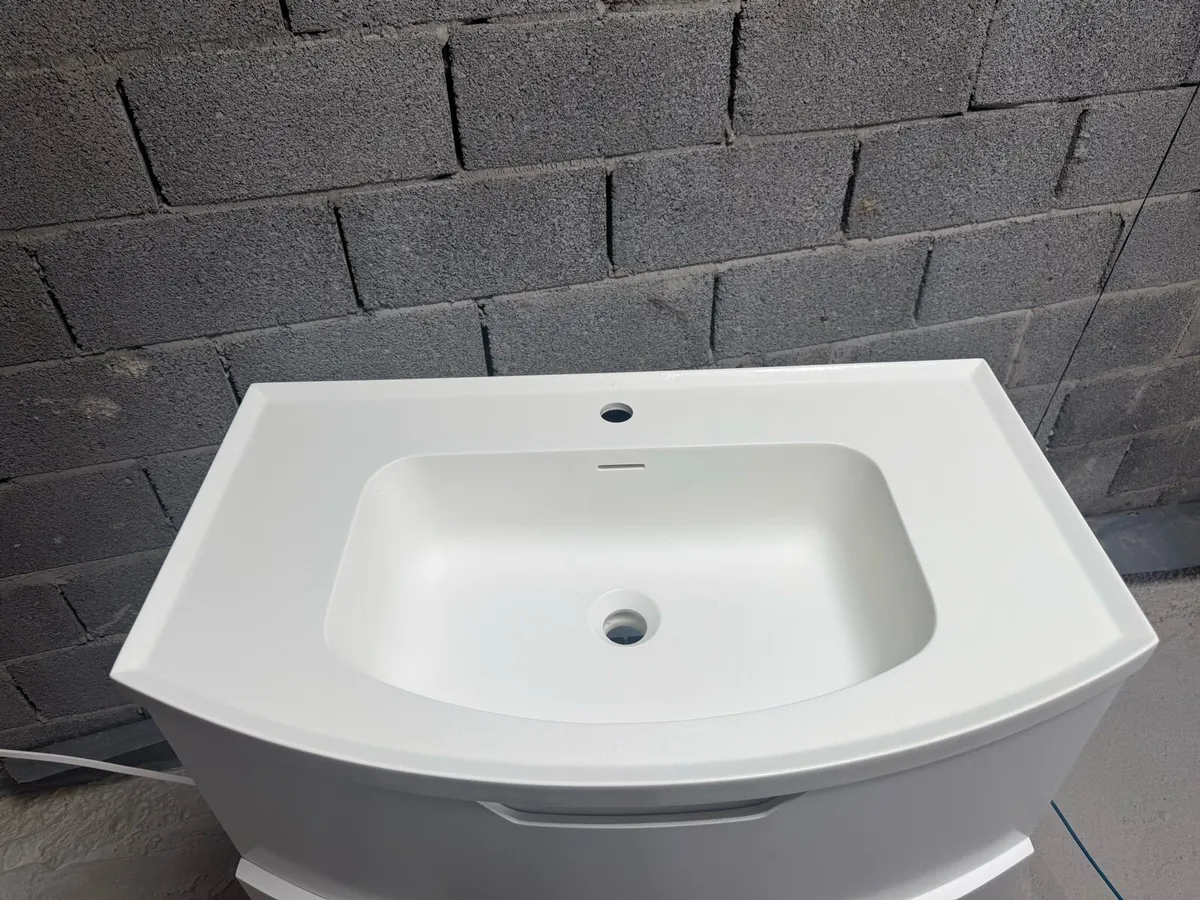 Bathroom basin unit - Image 4
