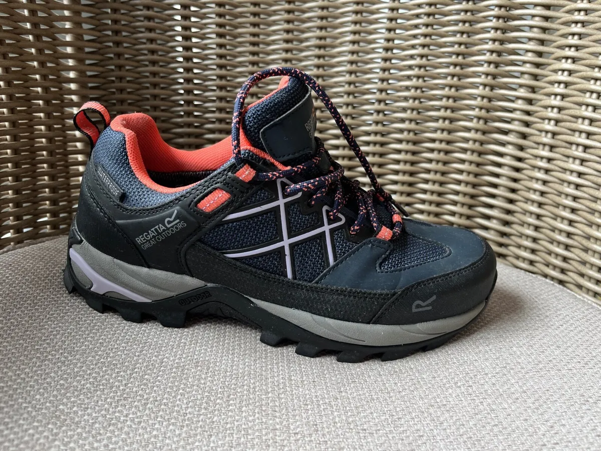 Hiking Shoes ( ladies) - Image 3