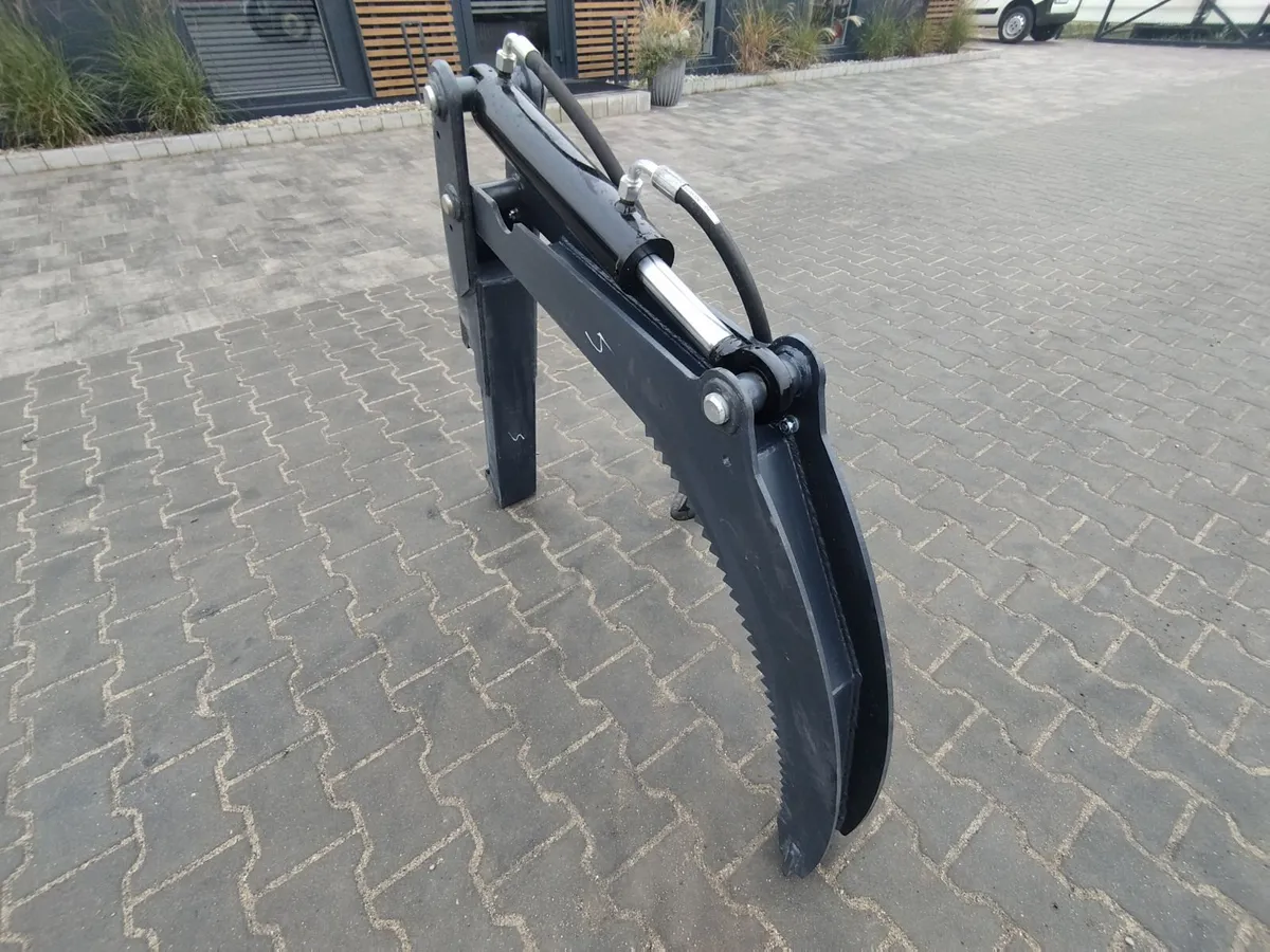 NEW | Hydr. Log grab mounting on frame Euro 8 - Image 1
