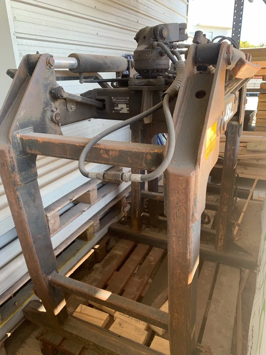 HIAB & Kinshoffer Crane Brick Grabs - Image 4