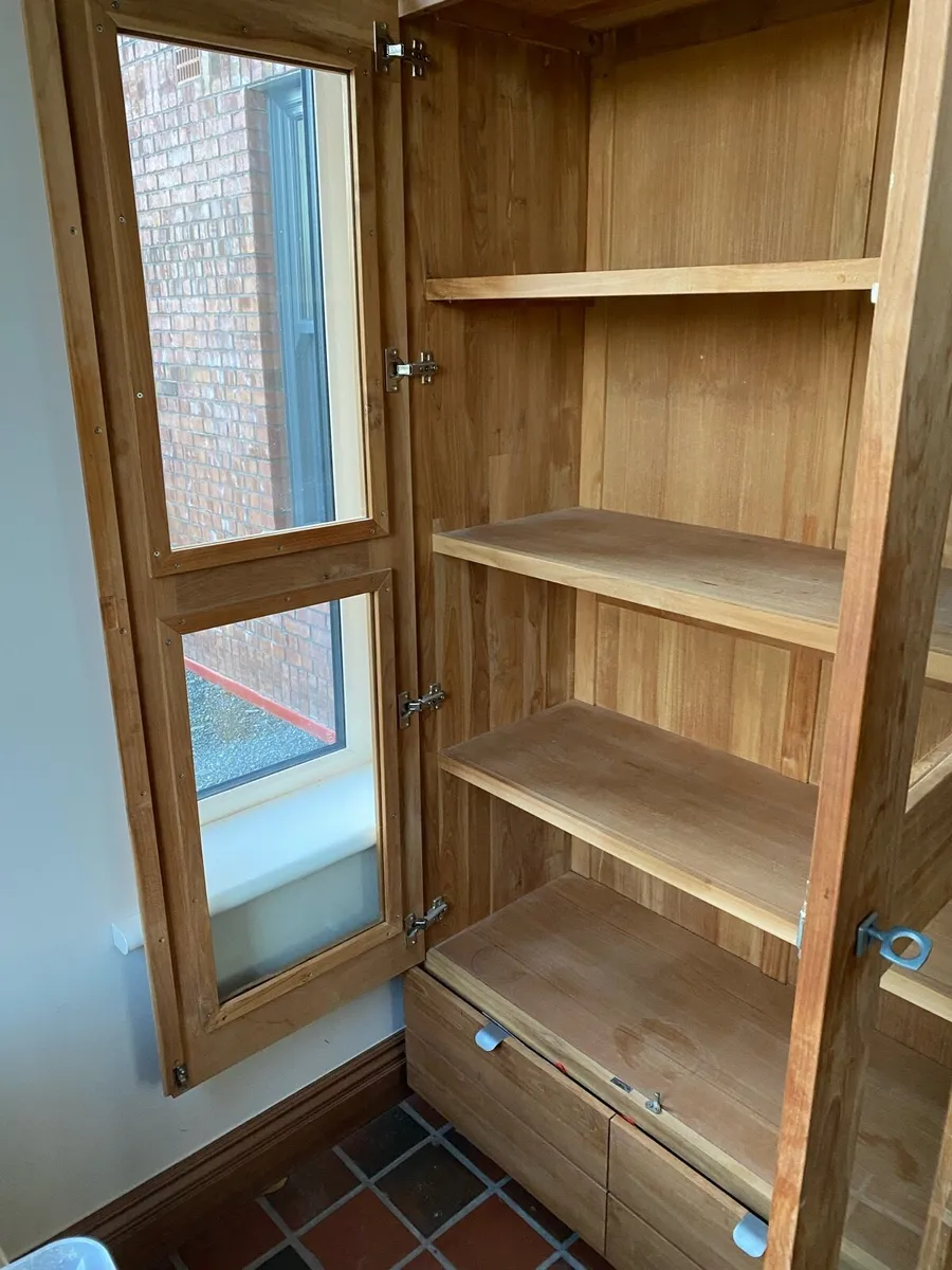 Dresser - Image 2