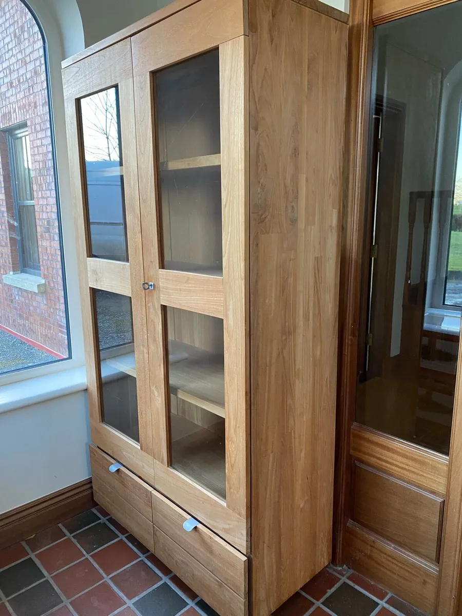 Dresser - Image 1