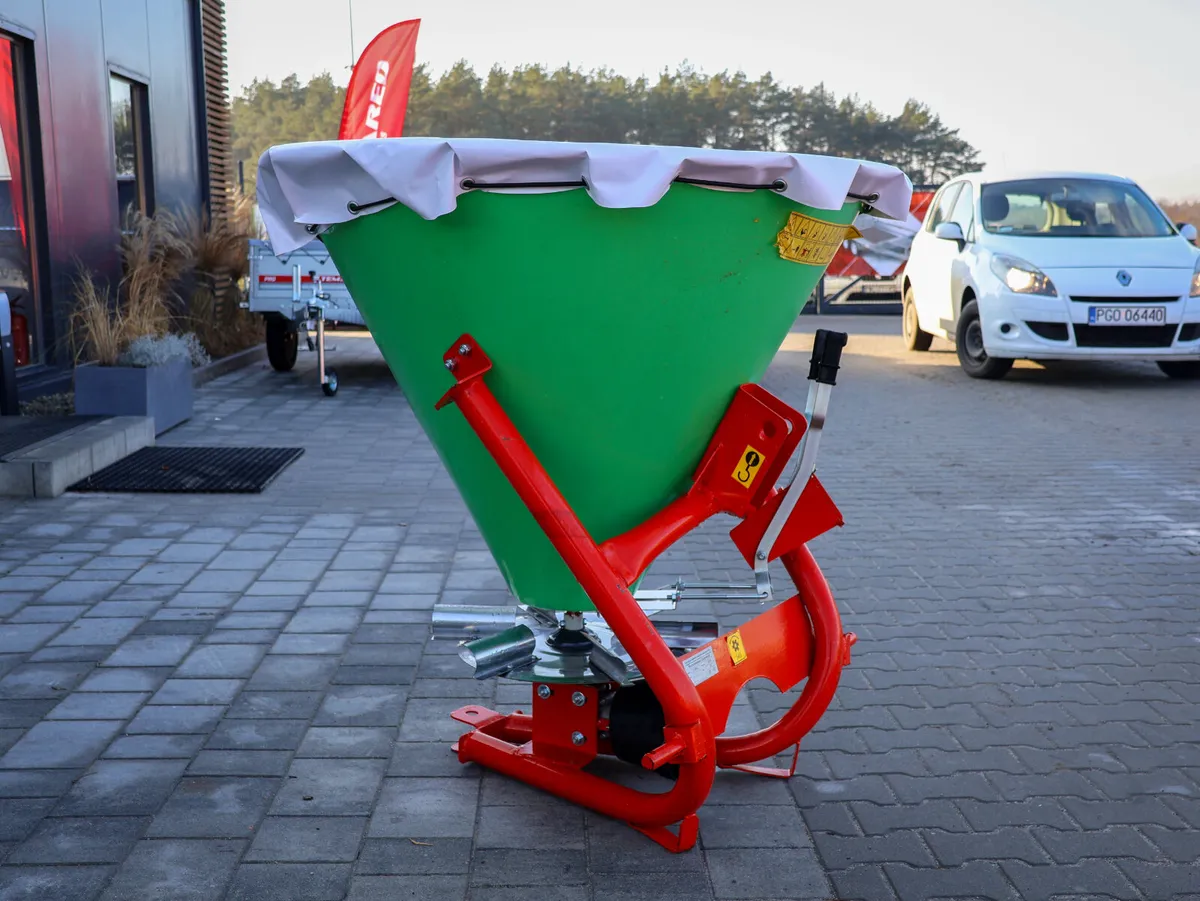 NEW | Fertiliser Spreader from 200 up to over 500L - Image 3