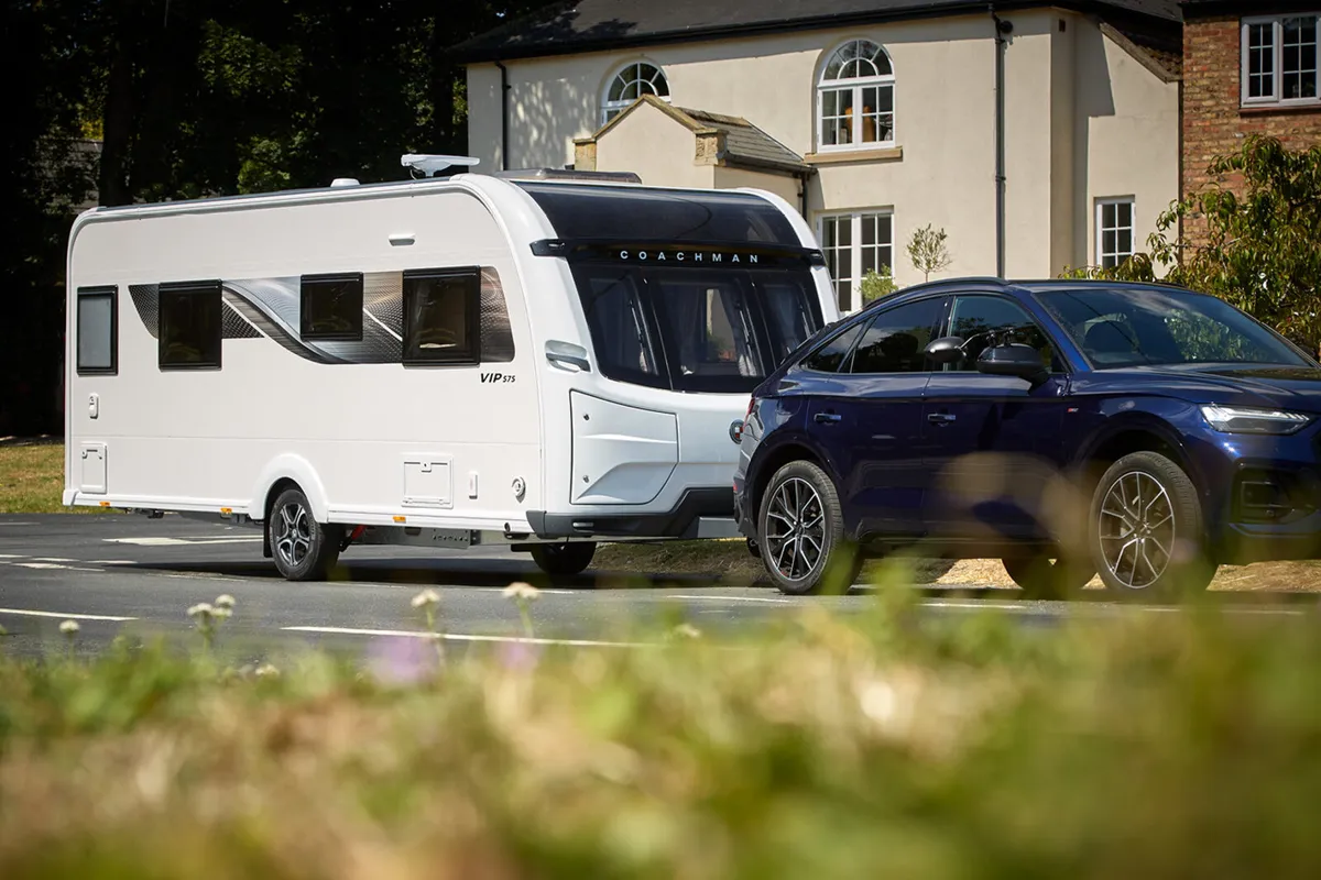 NEW 2027 COACHMAN VIP - Image 3