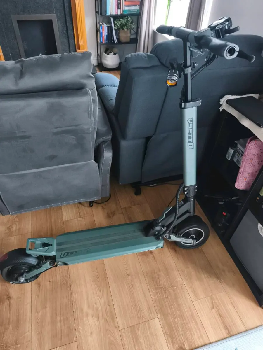 Vsett 8 E-scooter For Sale - Image 1