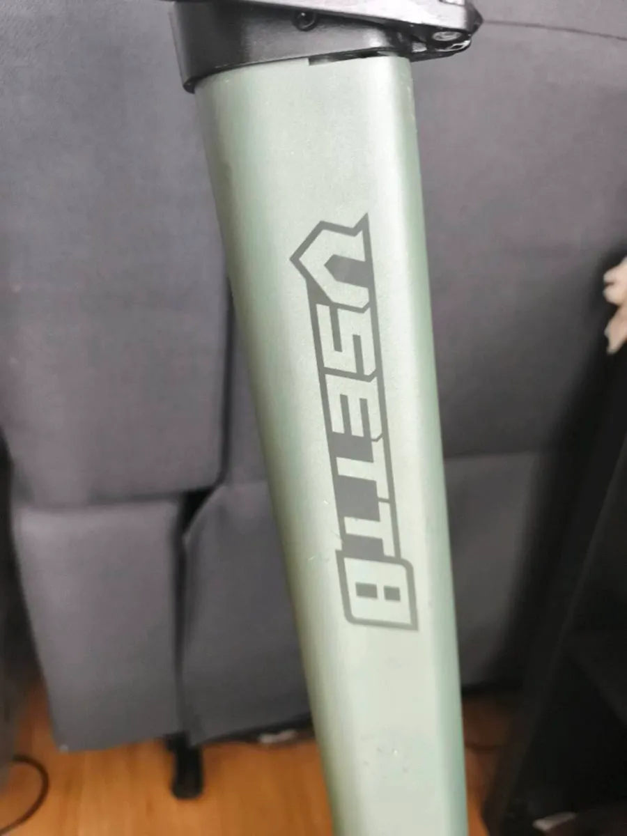 Vsett 8 E-scooter For Sale - Image 2