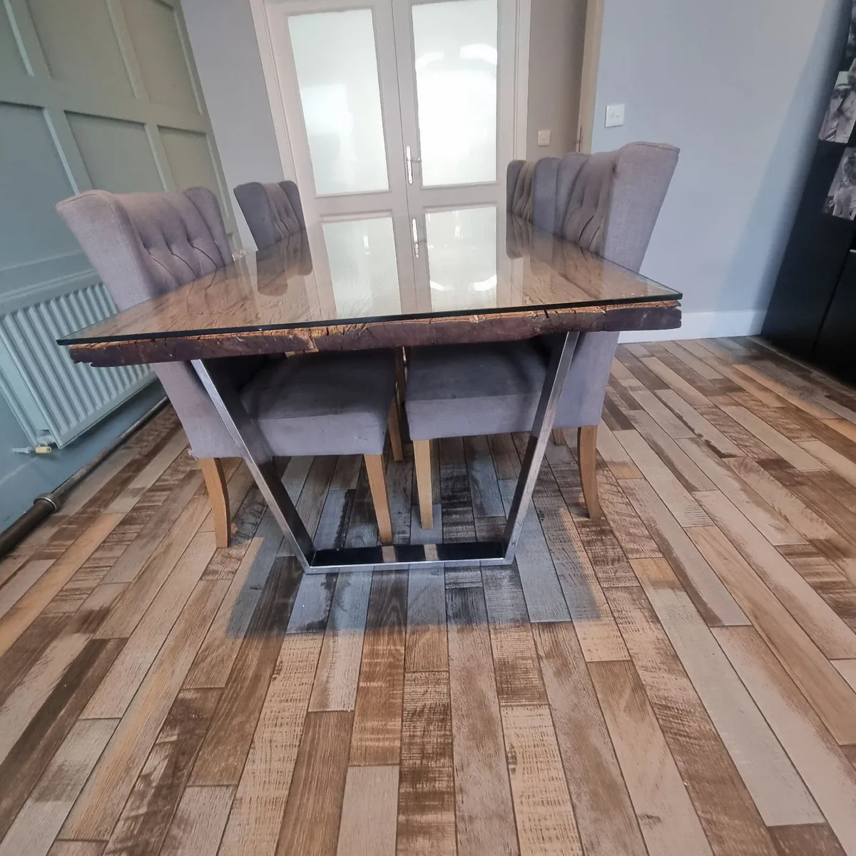 Solid oak kitchen/dining table - Image 1