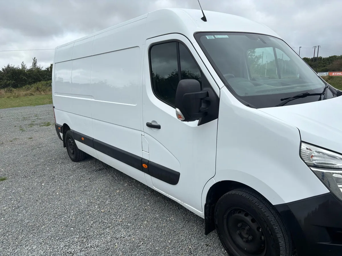 221 Nissan Interstar 2.3 dsl - Image 2
