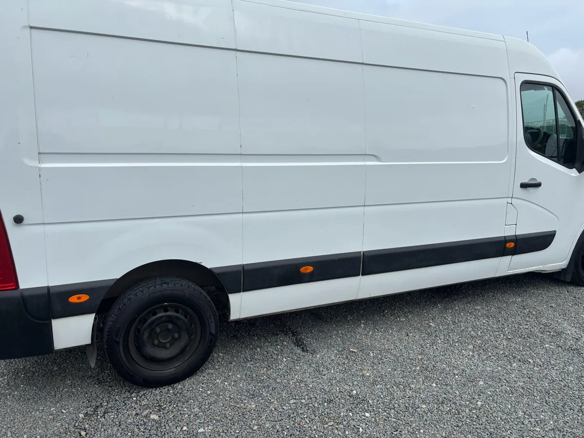 221 Nissan Interstar 2.3 dsl - Image 3