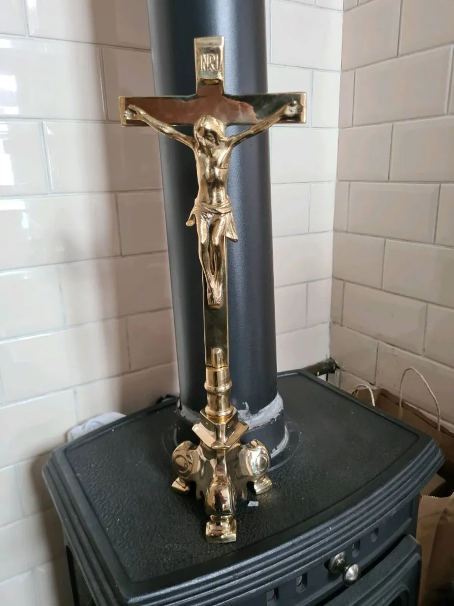Brass crucifix - Image 3