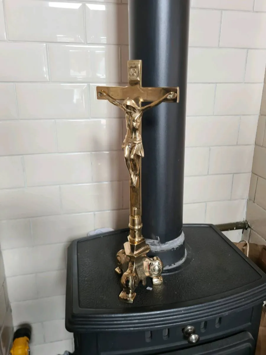 Brass crucifix - Image 4