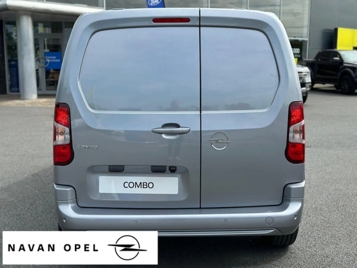 Opel Combo All-New Sportive SWB 1.5 TD 100Ps  ** F - Image 4