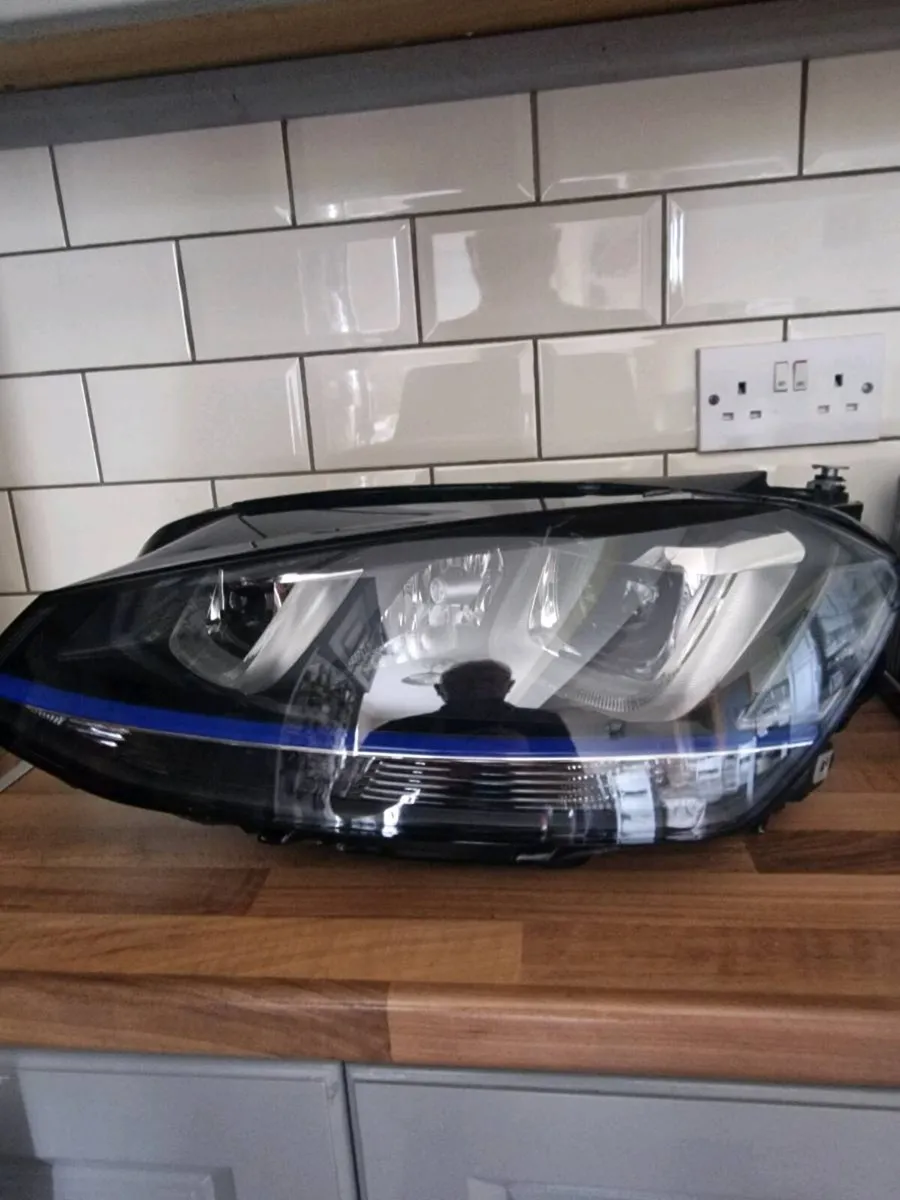 Front headlight for golf gte - Image 1
