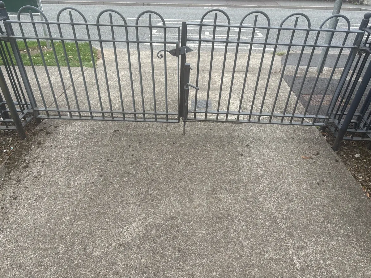 House Gate - Image 2