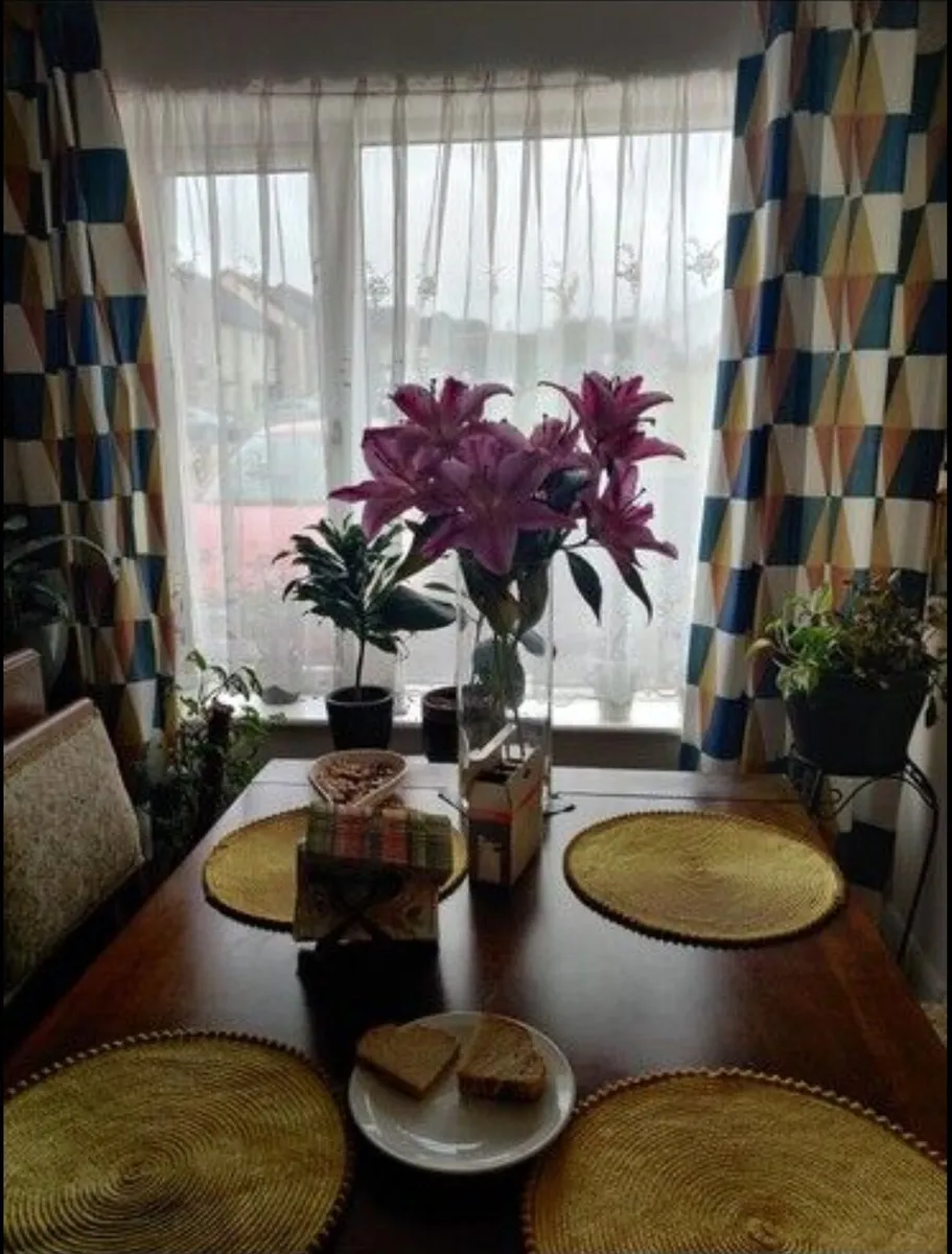 QUICK SALE- Wooden table +/- chairs - Image 3