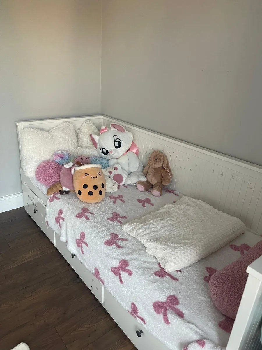 IKEA HEMNES White Daybed with 3 Storage Drawers - Image 1