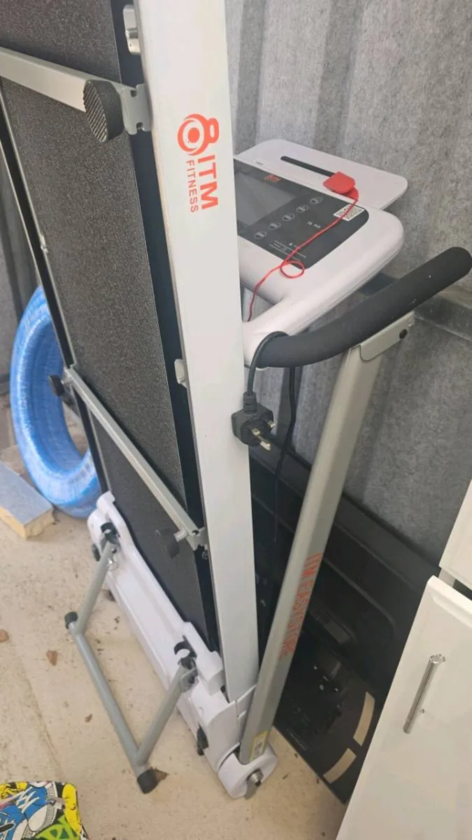 Treadmill - Image 2