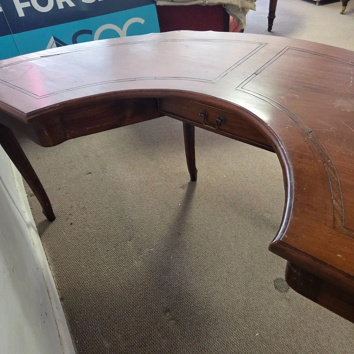 Unusual table - Image 4