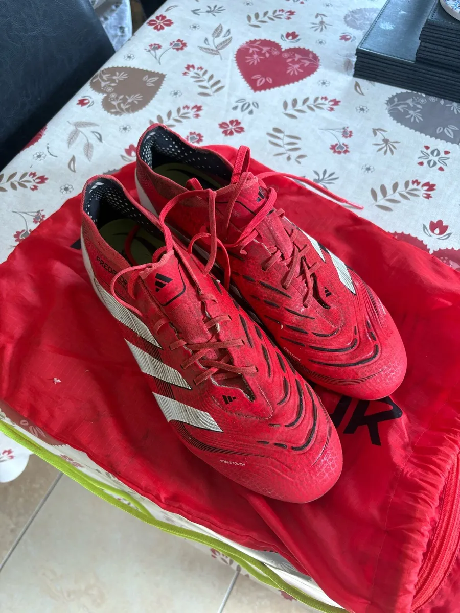 Red Predators - Football Boots - Image 2