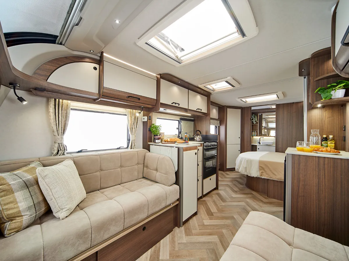 NEW 2027 COACHMAN ACADIA - Image 4