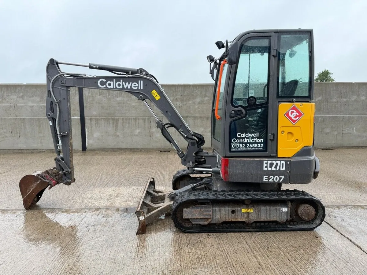 2023-VOLVO EC27D 2.7 TON MINI DIGGER - Image 3
