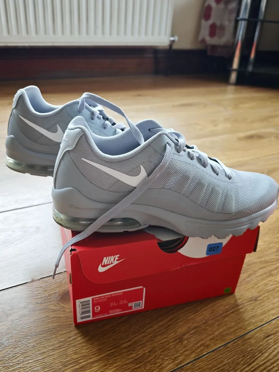 Nike Air Max Invigor - Image 1