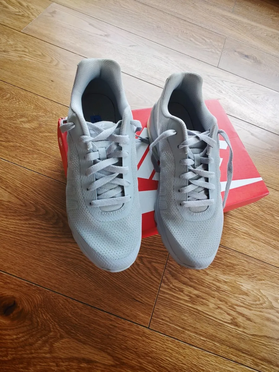 Nike Air Max Invigor - Image 2