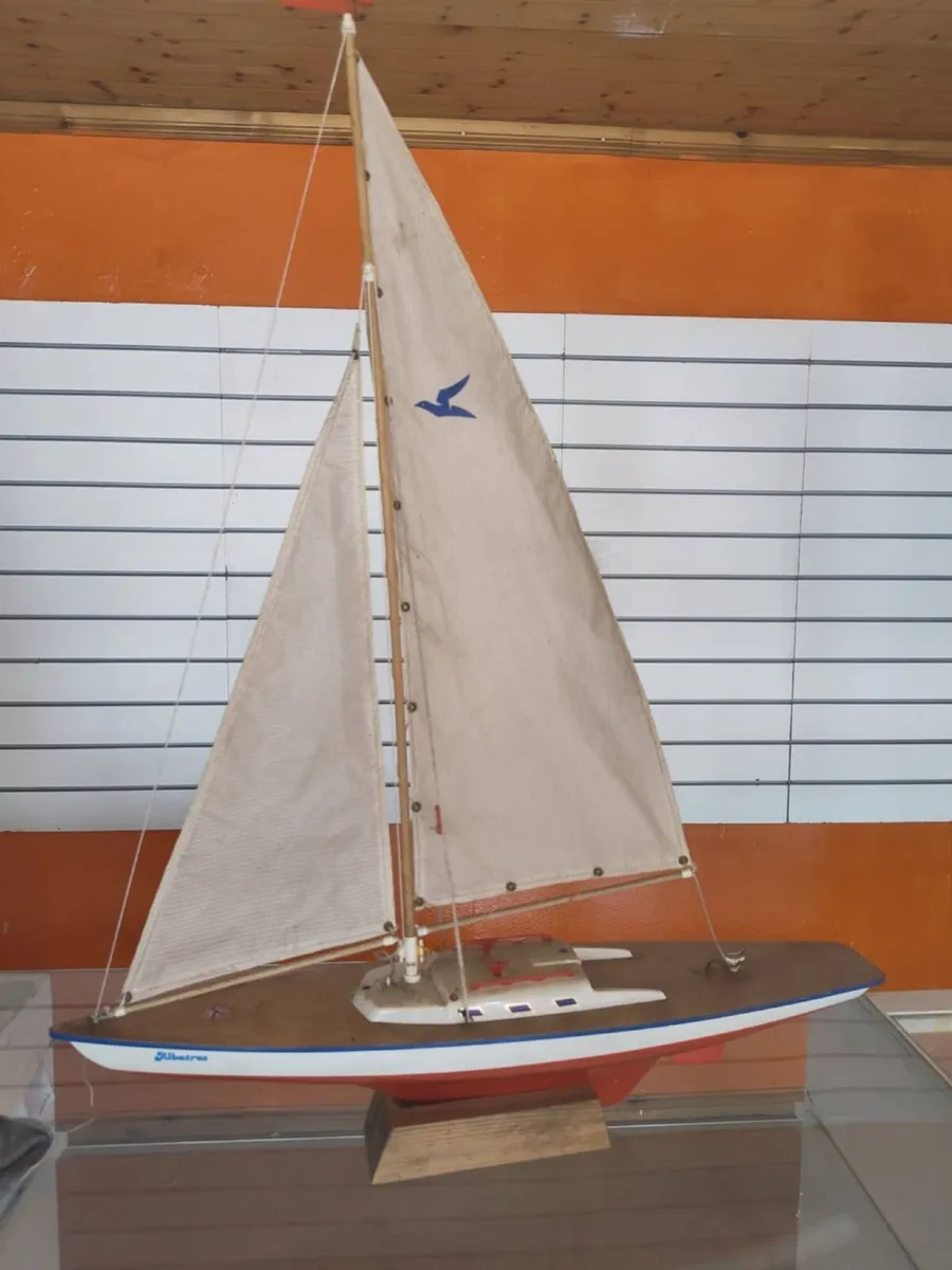 Pond Sailboat/yacht - Image 1