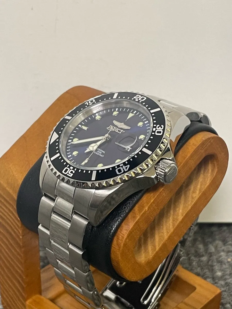 Invicta Pro Divers Watch - Image 4