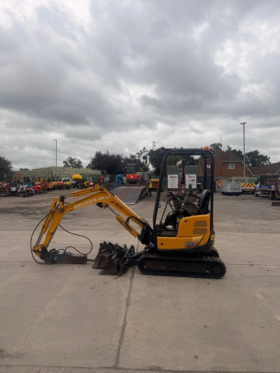 Yanmar sv17 mini digger - Image 1