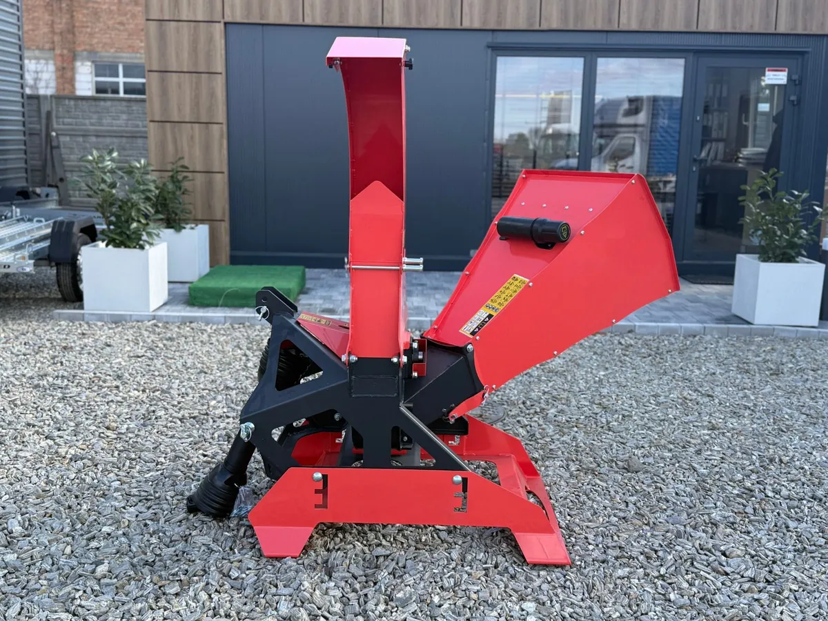 NEW | PTO Tractor Wood chipper 25-65 HP CAT. 1 - Image 1