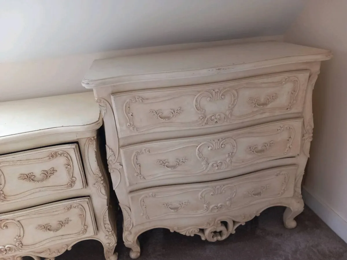 Antique bedroom funiture chester draws and locker - Image 1