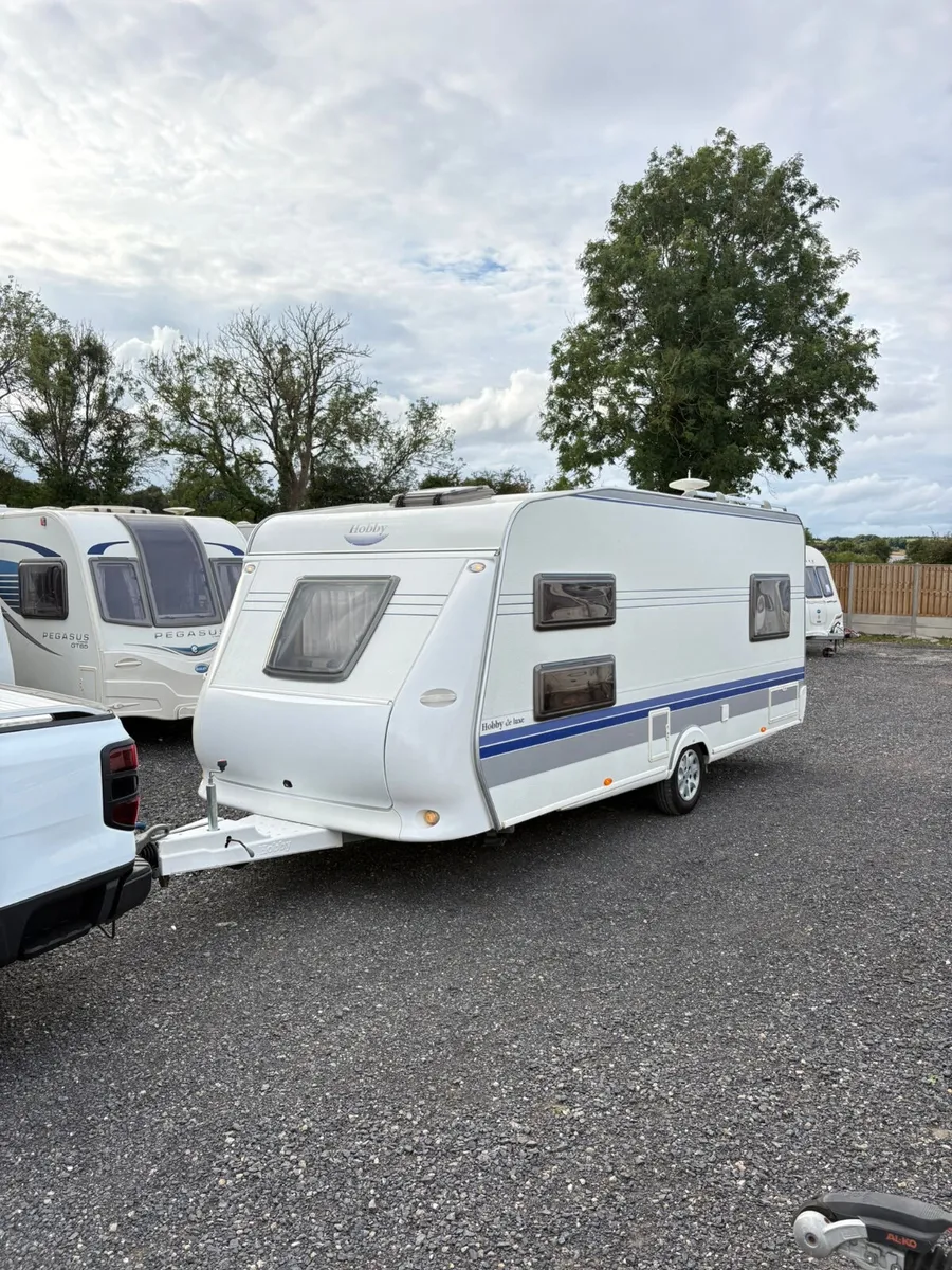 Hobby 6 Berth Fixed Bunkbed Caravan - Image 1