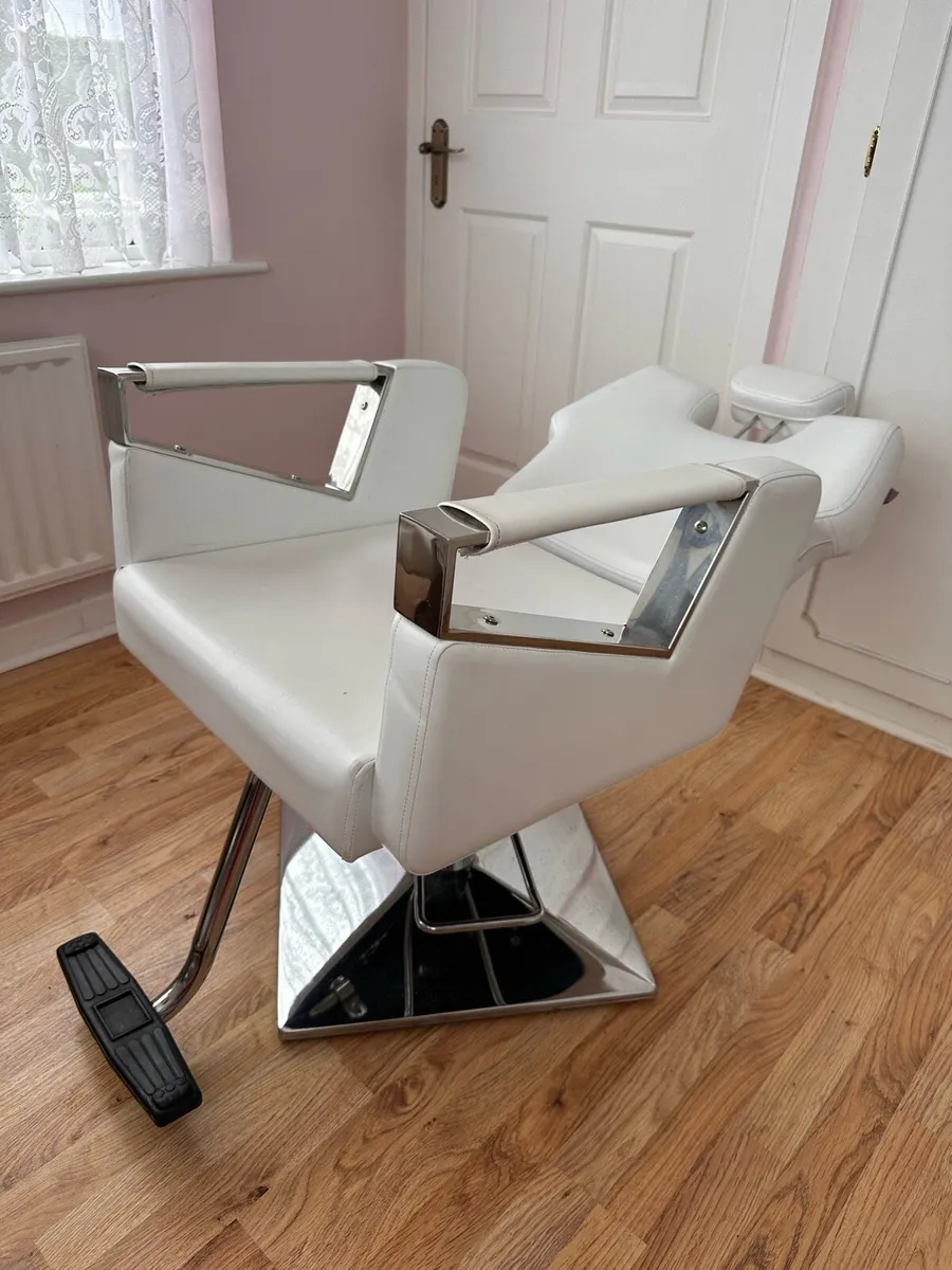 Reclining salon chair - Image 2